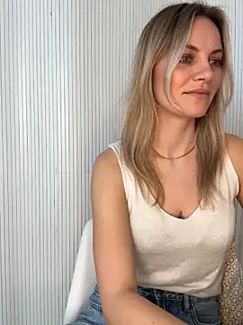 Snapshot of Milla__one chatting on 03/10/26, 08:19 Milla one online show from 03/10/26, 08:19