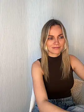 Snapshot of Milla__one chatting on 04/07/26, 09:43 Milla one online show from 04/07/26, 09:43