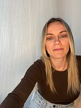 Snapshot of Milla__one chatting on 04/20/26, 12:52 Milla one online show from 04/20/26, 12:52