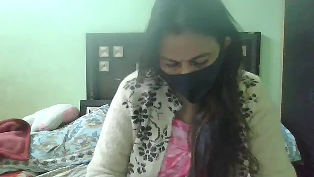 Snapshot of couplesuni chatting on 12/05/24, 11:05 couplesuni online show from 12/05/24, 11:05