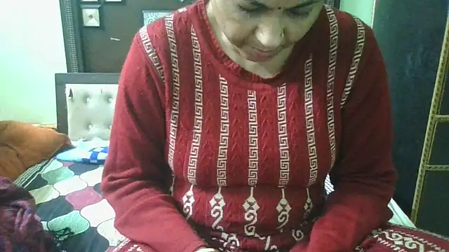 Snapshot of couplesuni chatting on 12/20/24, 03:58 couplesuni online show from 12/20/24, 03:58