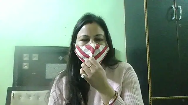 Snapshot of couplesuni chatting on 02/10/25, 04:30 couplesuni online show from 02/10/25, 04:30