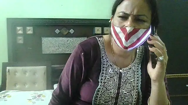 Snapshot of couplesuni chatting on 02/12/25, 11:07 couplesuni online show from 02/12/25, 11:07