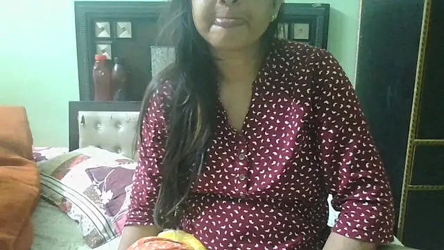 Snapshot of couplesuni chatting on 03/16/25, 06:53 couplesuni online show from 03/16/25, 06:53