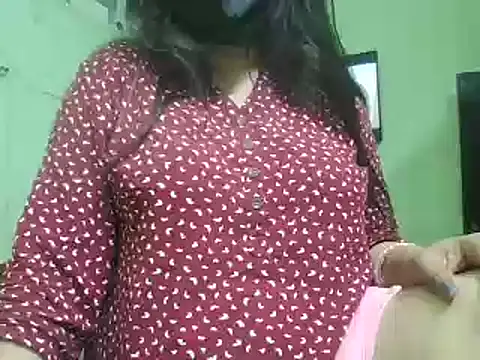 Snapshot of couplesuni chatting on 03/18/25, 04:47 couplesuni online show from 03/18/25, 04:47