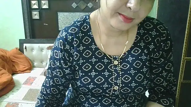 Snapshot of couplesuni chatting on 09/30/25, 10:42 couplesuni online show from 09/30/25, 10:42