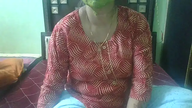 Snapshot of couplesuni chatting on 10/11/25, 08:02 couplesuni online show from 10/11/25, 08:02