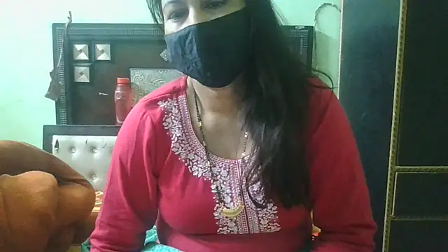 Snapshot of couplesuni chatting on 11/15/25, 11:29 couplesuni online show from 11/15/25, 11:29