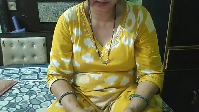 Snapshot of couplesuni chatting on 03/07/26, 10:23 couplesuni online show from 03/07/26, 10:23