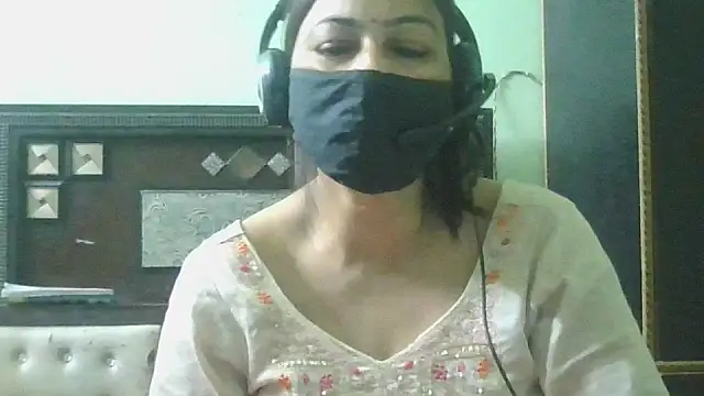 Snapshot of couplesuni chatting on 03/16/26, 03:34 couplesuni online show from 03/16/26, 03:34