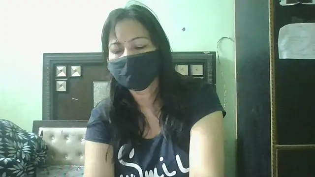 Snapshot of couplesuni chatting on 04/17/26, 02:47 couplesuni online show from 04/17/26, 02:47