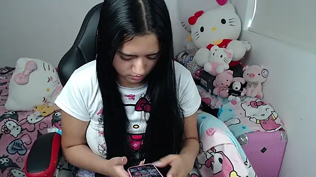 Snapshot of kayla_k18 chatting on 06/05/26, 05:40 kayla k18 online show from 06/05/26, 05:40