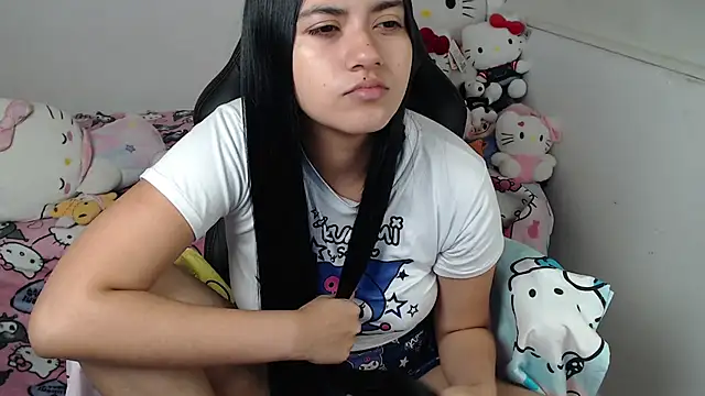Snapshot of kayla_k18 chatting on 06/26/26, 02:49 kayla k18 online show from 06/26/26, 02:49