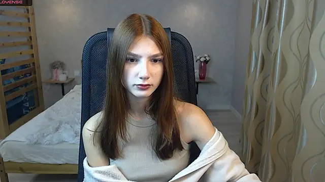 Snapshot of AnaHoney chatting on 09/12/25, 02:00 AnaHoney online show from 09/12/25, 02:00