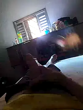 Snapshot of danilogarcia33 chatting on 12/19/24, 12:01 danilogarcia33 online show from 12/19/24, 12:01