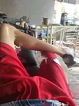 Snapshot of danilogarcia33 chatting on 02/15/25, 01:38 danilogarcia33 online show from 02/15/25, 01:38