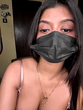 Snapshot of Aakanshaa__ chatting on 12/19/25, 04:14 Aakanshaa online show from 12/19/25, 04:14