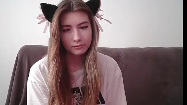 ErikaShyy online show from 12/12/24, 10:45