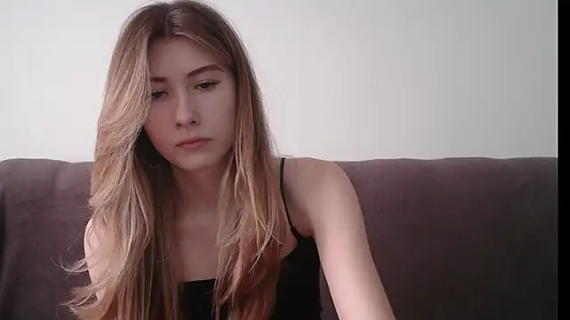 ErikaShyy online show from 02/13/25, 10:34