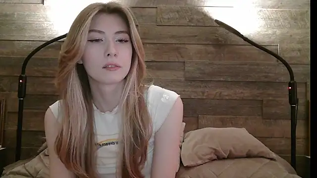 ErikaShyy online show from 03/12/25, 11:42