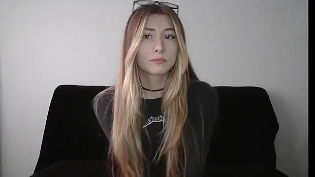 ErikaShyy online show from 10/02/25, 11:28