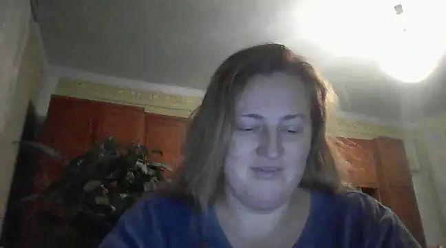 Snapshot of GoldenPearl29 chatting on 12/14/24, 02:53 GoldenPearl29 online show from 12/14/24, 02:53