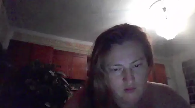 Snapshot of GoldenPearl29 chatting on 12/20/24, 05:25 GoldenPearl29 online show from 12/20/24, 05:25