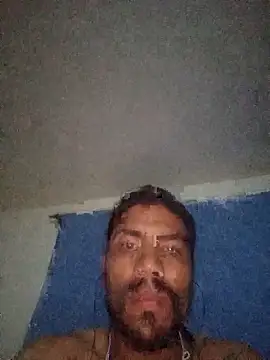 Snapshot of sebasrico96 chatting on 11/17/25, 05:02 sebasrico96 online show from 11/17/25, 05:02