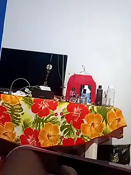 Snapshot of Jeanlaurent972 chatting on 03/18/25, 02:04 Jeanlaurent972 online show from 03/18/25, 02:04