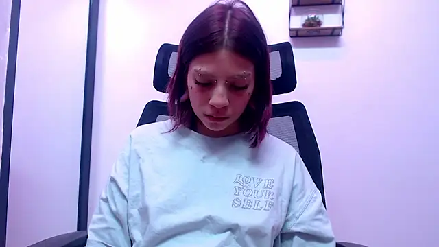 Snapshot of HORNET_ chatting on 09/18/25, 03:08 HORNET  online show from 09/18/25, 03:08