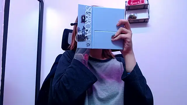 Snapshot of HORNET_ chatting on 10/18/25, 04:15 HORNET  online show from 10/18/25, 04:15