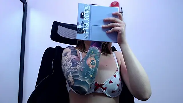 Snapshot of HORNET_ chatting on 10/22/25, 09:14 HORNET  online show from 10/22/25, 09:14