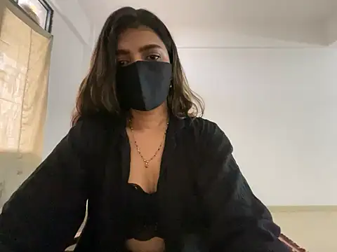 Snapshot of MaYaa__11 chatting on 12/03/24, 02:58 MaYaa 11 online show from 12/03/24, 02:58