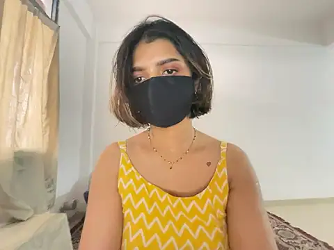 Snapshot of MaYaa__11 chatting on 01/10/25, 11:54 MaYaa 11 online show from 01/10/25, 11:54