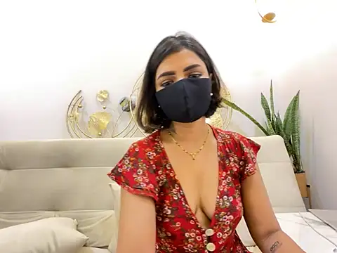 Snapshot of MaYaa__11 chatting on 02/12/25, 12:33 MaYaa 11 online show from 02/12/25, 12:33