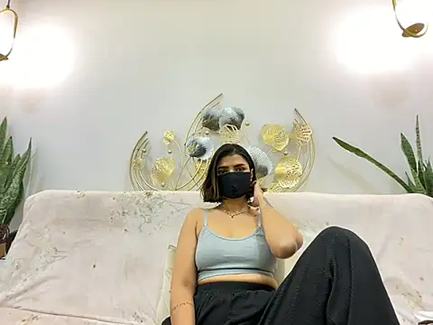 Snapshot of MaYaa__11 chatting on 02/17/25, 12:05 MaYaa 11 online show from 02/17/25, 12:05