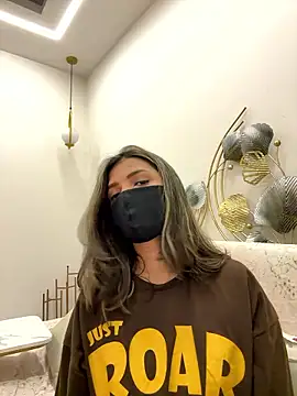 Snapshot of MaYaa__11 chatting on 01/12/26, 07:13 MaYaa 11 online show from 01/12/26, 07:13