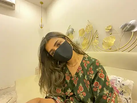 MaYaa  11 online show from 04/15/26, 01:18