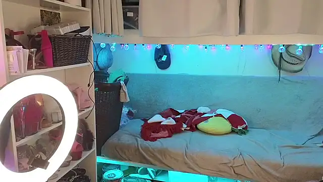 cunty tranny lydia online show from 12/17/25, 06:19