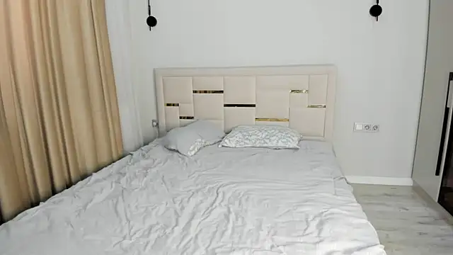 Snapshot of Lola_Peach chatting on 04/02/26, 02:42 Lola Peach online show from 04/02/26, 02:42