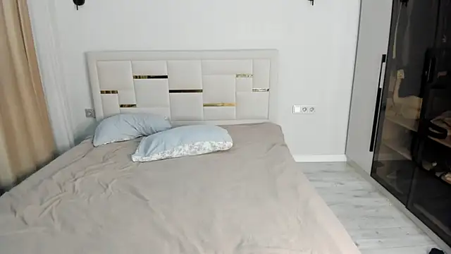 Snapshot of Lola_Peach chatting on 04/08/26, 02:33 Lola Peach online show from 04/08/26, 02:33