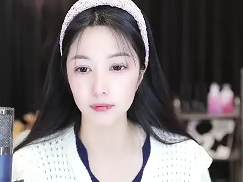 Snapshot of Nuyoah-77 chatting on 12/21/24, 04:14 Nuyoah-77 online show from 12/21/24, 04:14