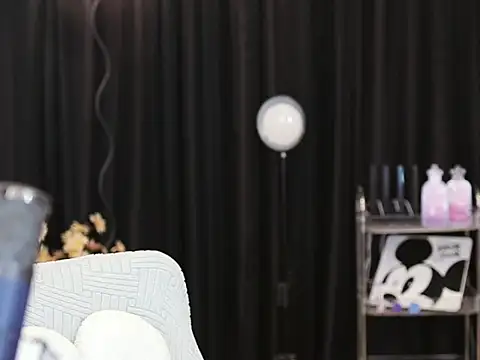 Snapshot of Nuyoah-77 chatting on 12/26/24, 03:31 Nuyoah-77 online show from 12/26/24, 03:31