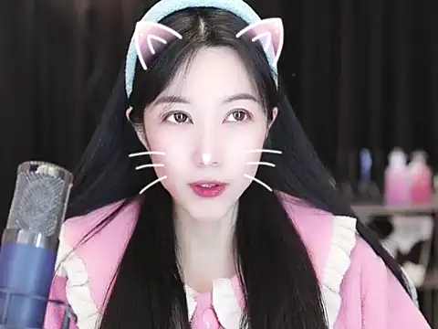 Snapshot of Nuyoah-77 chatting on 12/30/24, 04:29 Nuyoah-77 online show from 12/30/24, 04:29