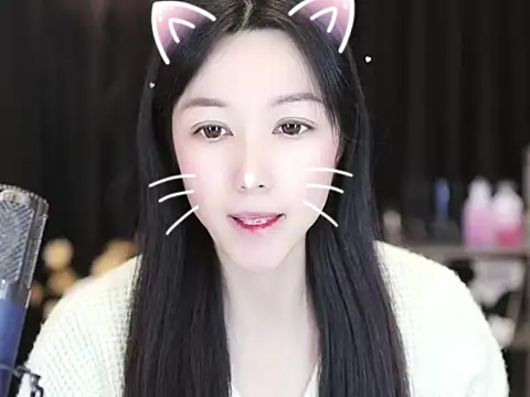 Snapshot of Nuyoah-77 chatting on 01/03/25, 04:06 Nuyoah-77 online show from 01/03/25, 04:06