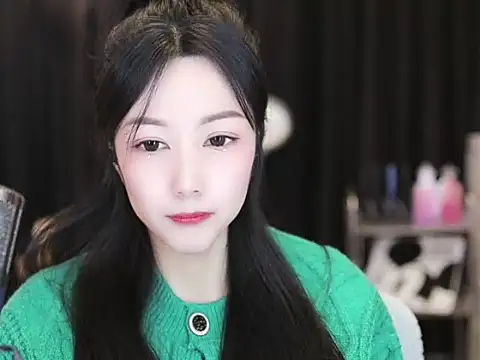 Snapshot of Nuyoah-77 chatting on 01/08/25, 03:40 Nuyoah-77 online show from 01/08/25, 03:40