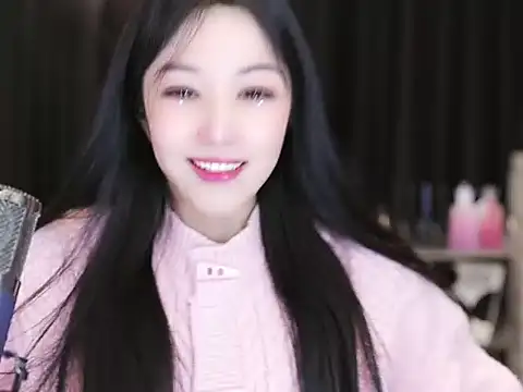 Snapshot of Nuyoah-77 chatting on 01/11/25, 07:05 Nuyoah-77 online show from 01/11/25, 07:05