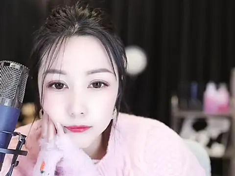 Snapshot of Nuyoah-77 chatting on 01/12/25, 02:19 Nuyoah-77 online show from 01/12/25, 02:19