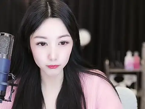 Snapshot of Nuyoah-77 chatting on 01/22/25, 07:03 Nuyoah-77 online show from 01/22/25, 07:03