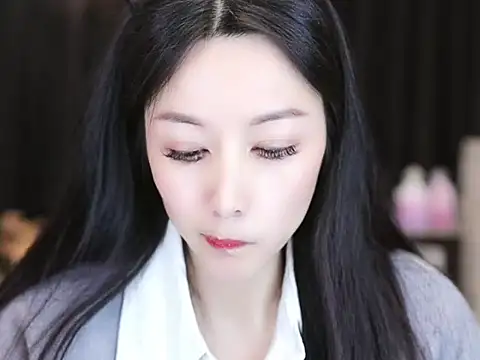 Snapshot of Nuyoah-77 chatting on 01/25/25, 04:03 Nuyoah-77 online show from 01/25/25, 04:03